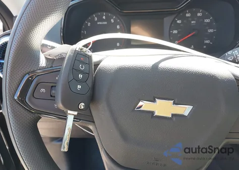 2025 Chevrolet Trax Fwd Ls z USA, uszkodzony, nr VIN KL77LFEPXSC344688